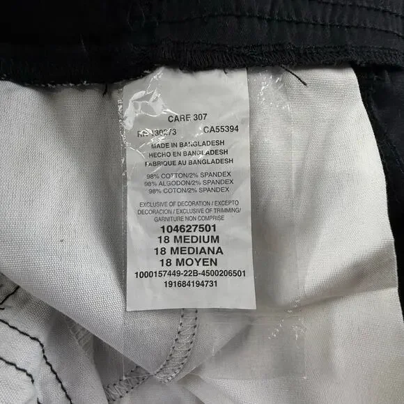 Lee Regular Fit Mid Rise Cargo Shorts Women's Size 18 Medium Black - Picture 4 of 4